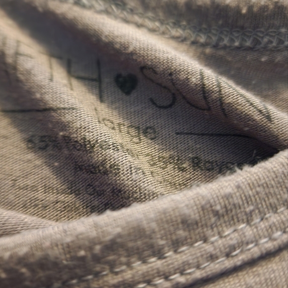 Faded elephant shirt - Picture 3 of 3